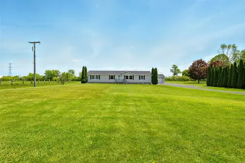 76094 Memphis Rdg, Richmond, MI 48062
