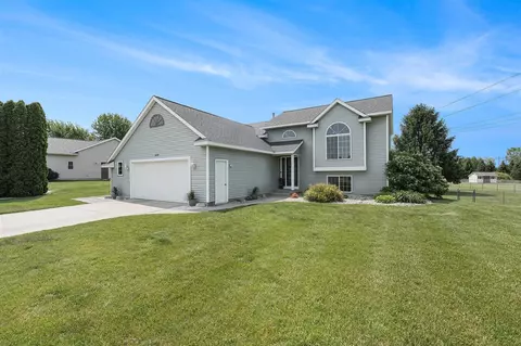 6220 Groen, Allendale, MI 49401