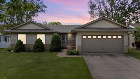 22000 Hall, Trenton, MI 48183