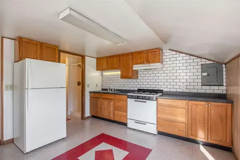 Kitchen - 707 Maple, Big Rapids, MI 49307 photo 6 of 18