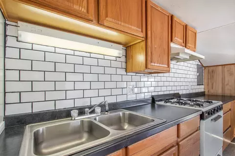 Kitchen - 707 Maple, Big Rapids, MI 49307 photo 7 of 18