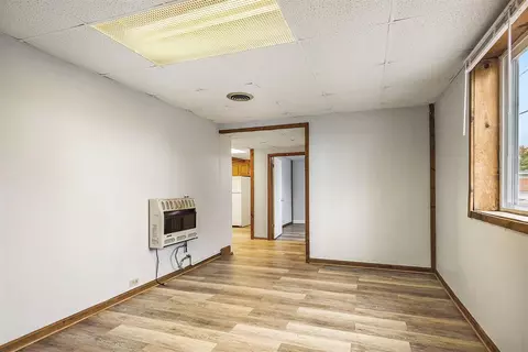 Living - 707 Maple, Big Rapids, MI 49307 photo 4 of 5