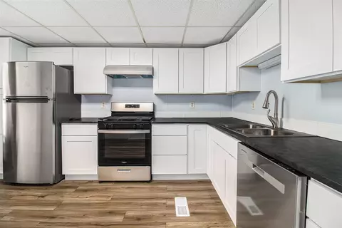 Kitchen - 707 Maple, Big Rapids, MI 49307 photo 2 of 18