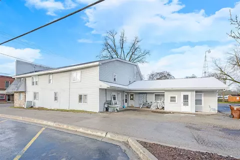 Exterior - 707 Maple, Big Rapids, MI 49307 photo 3 of 5