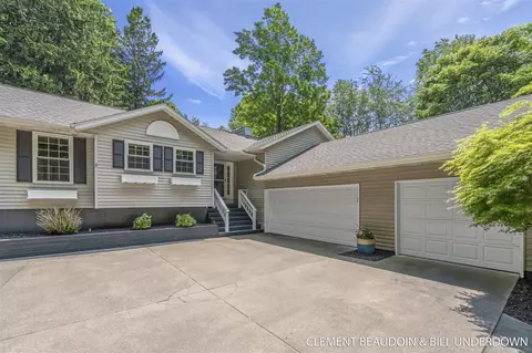 477 S S Un, Douglas, MI 49406