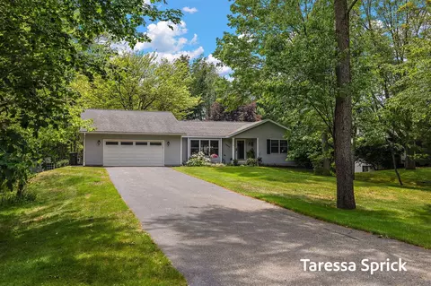 16416 James, Holland, MI 49424