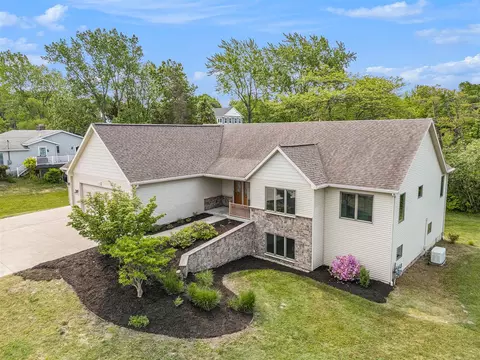 7352 Lakeridge, South Haven, MI 49090