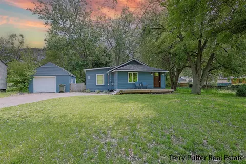987 Oak, Muskegon, MI 49442