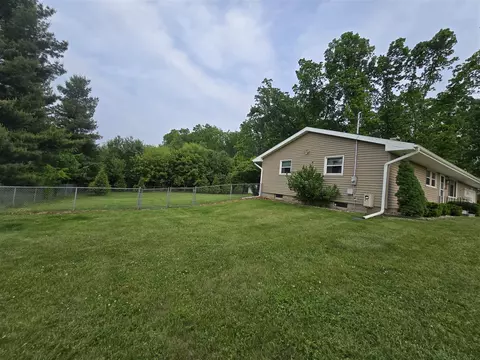 Exterior - 1139 Maynard, Jackson, MI 49202 photo 5 of 10