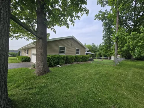 Exterior - 1139 Maynard, Jackson, MI 49202 photo 4 of 10