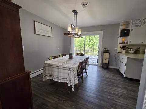 Dining - 1139 Maynard, Jackson, MI 49202 photo 1 of 2