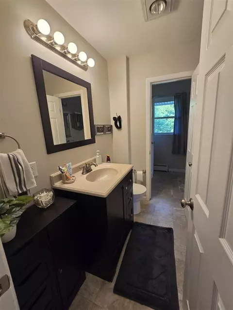 Bath - 1139 Maynard, Jackson, MI 49202 photo 1 of 3
