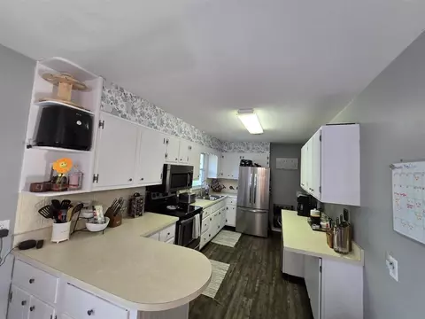 Kitchen - 1139 Maynard, Jackson, MI 49202 photo 1 of 3