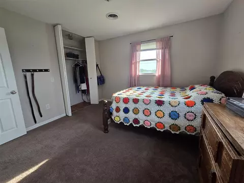 Bedroom - 1139 Maynard, Jackson, MI 49202 photo 2 of 3