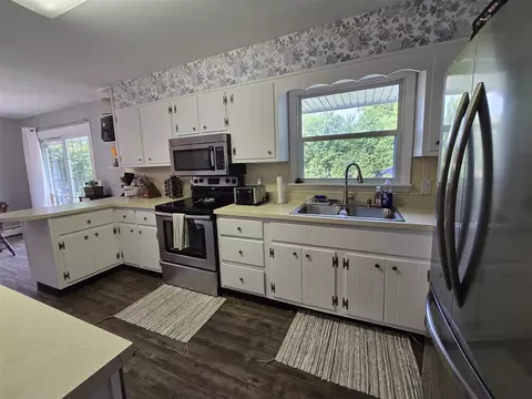 Kitchen - 1139 Maynard, Jackson, MI 49202 photo 3 of 3