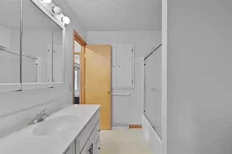 Bath - 817 Cherry, Big Rapids, MI 49307 photo 1 of 3