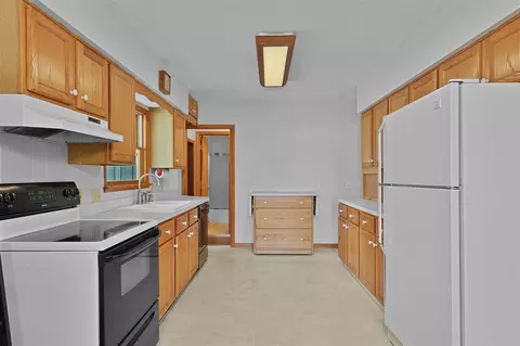 Kitchen - 817 Cherry, Big Rapids, MI 49307 photo 3 of 5