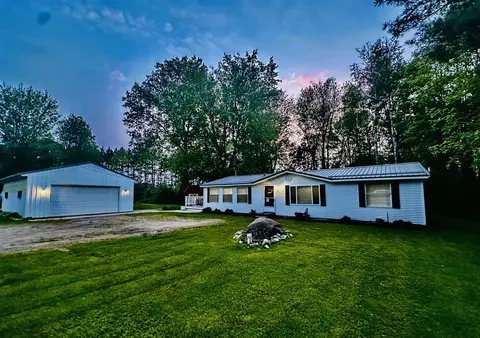 7976 Ojibwa, Weidman, MI 48893