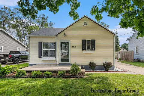 242 Bellevue, Grand Rapids, MI 49548
