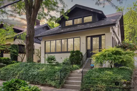 321 Rosewood, East Grand Rapids, MI 49506