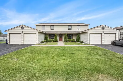 41 E 48th, Holland, MI 49423