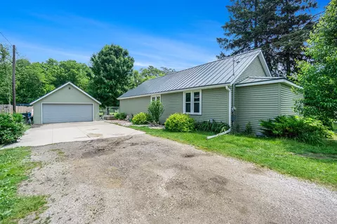 1027 E Railroad, Hastings, MI 49058