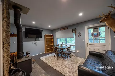 Living - 9134 39th, Bitely, MI 49309 photo 2 of 3