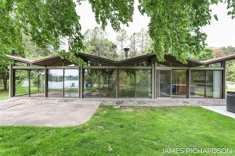 4246 Lin-nan, Muskegon, MI 49441