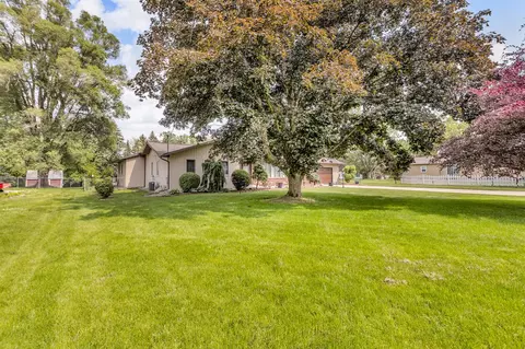 Exterior - 4273 Indian, Jackson, MI 49201 photo 8 of 18