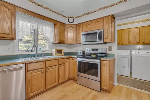 Kitchen - 4273 Indian, Jackson, MI 49201 photo 2 of 5