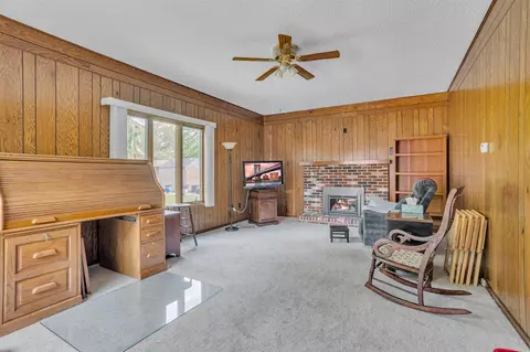 Living - 4273 Indian, Jackson, MI 49201 photo 3 of 3