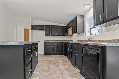 8260 Moreland, Jerome, MI 49249 photo 5