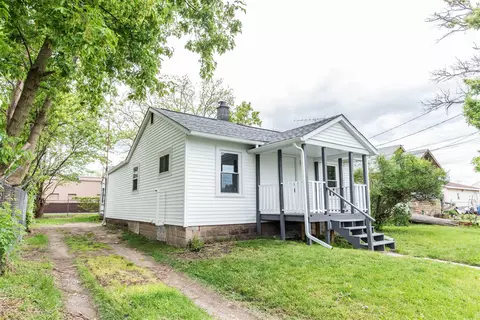 1226 Shakespeare, Kalamazoo, MI 49001