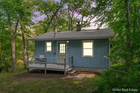 8390 Keller, Delton, MI 49046