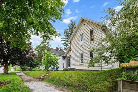 950 Crescent, Grand Rapids, MI 49503