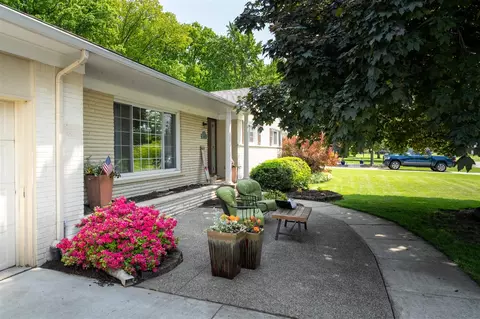 31856 Nixon, Beverly Hills, MI 48025