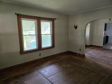 Living - 804 17th, Jackson, MI 49203 photo 1 of 3