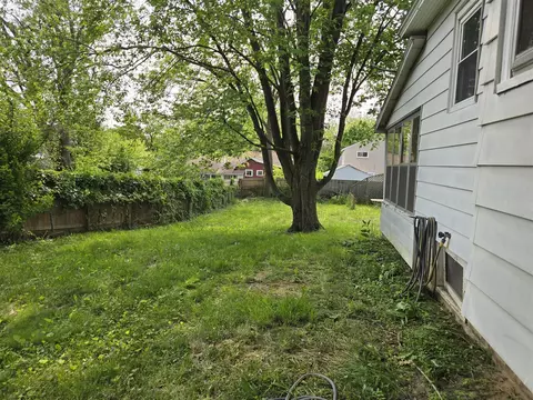 Exterior - 804 17th, Jackson, MI 49203 photo 4 of 7