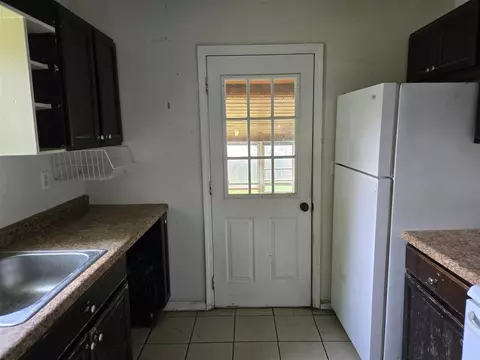 Kitchen - 804 17th, Jackson, MI 49203 photo 3 of 4