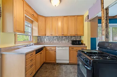 Kitchen - 807 Winifred, Jackson, MI 49202 photo 1 of 3