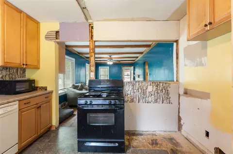 Kitchen - 807 Winifred, Jackson, MI 49202 photo 3 of 3