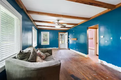 Living - 807 Winifred, Jackson, MI 49202 photo 2 of 2