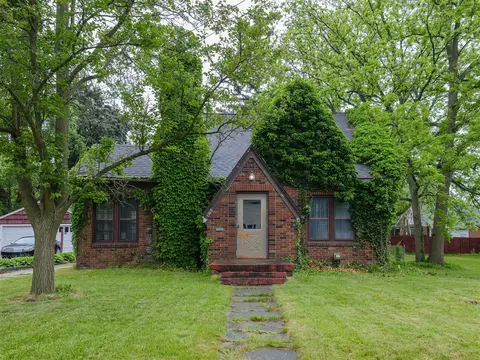 1309 Sunnyside, Kalamazoo, MI 49048