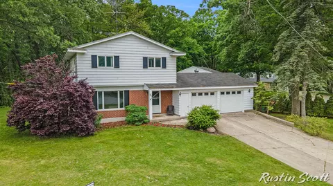 310 Brookgate, Comstock Park, MI 49321