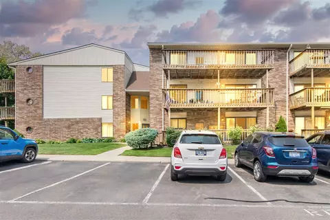 855 S Pontiac #A305, Walled Lake, MI 48390
