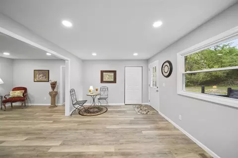 Entry Way - 6300 Brooklyn, Jackson, MI 49201 photo 1 of 7