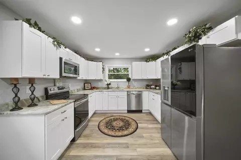 Kitchen - 6300 Brooklyn, Jackson, MI 49201 photo 1 of 4