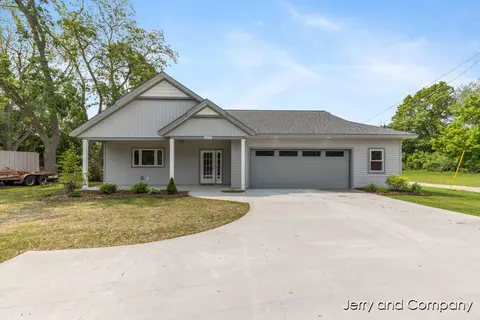 2076 W Lakewood, Holland, MI 49424