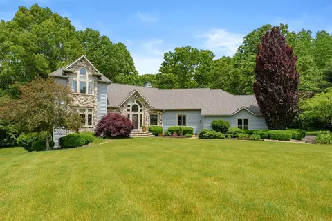 7843 Shepherds Gln, Kalamazoo, MI 49009