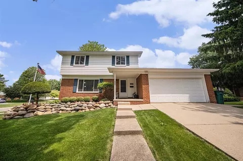489 Old Crk, Saline, MI 48176